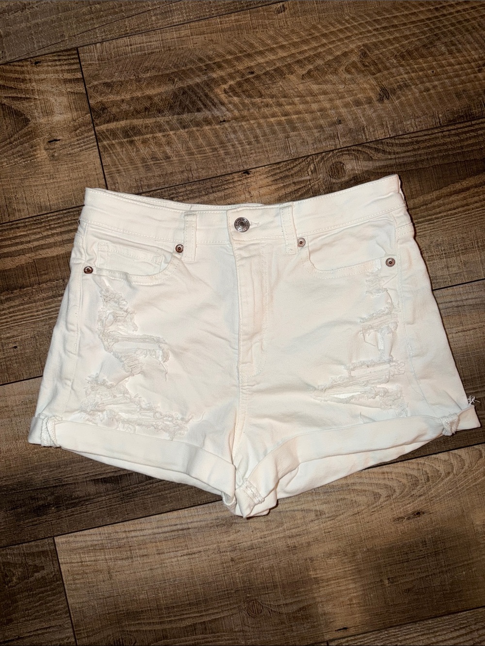 American Eagle White High-Waist Mom Shorts Size 4